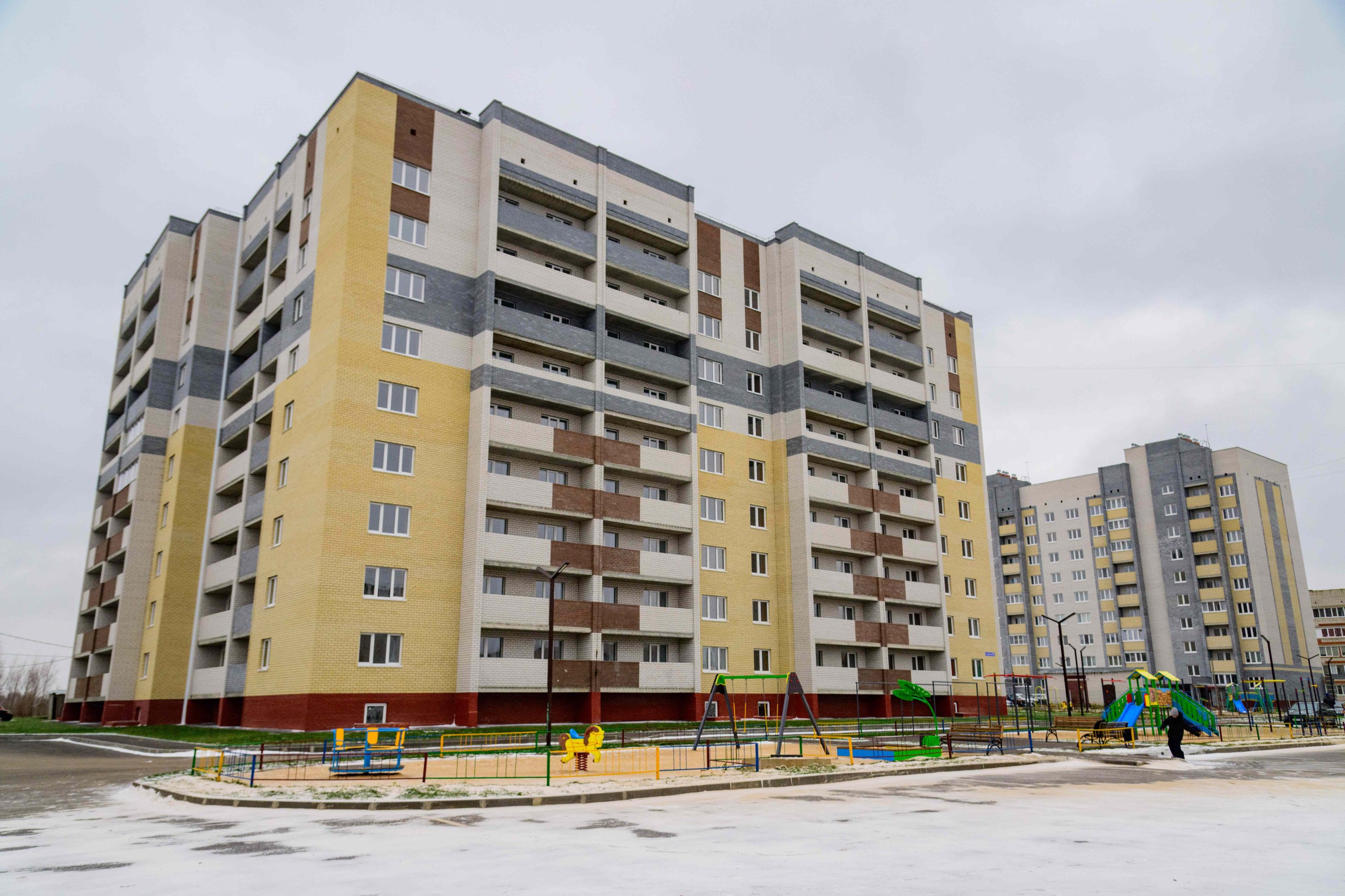 Юрий Зайцев: Еще 44 человека перед Новым годом переедут в 23 новые комфортные квартиры! Юрий Зайцев: Еще 44 человека перед Новым годом переедут в 23 новые комфортные квартиры!