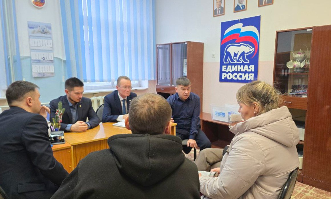 ВОПРОСЫ ЖИЛЬЯ, ЗЕМЛИ И СОЦПОДДЕРЖКИ: ЗАМПРЕДСЕДАТЕЛЯ ГОССОБРАНИЯ АЛЕКСАНДР СМИРНОВ ПРОВЕЛ ПРИЕМ ГРАЖДАН В ПОСЕЛКЕ СОВЕТСКИЙ ВОПРОСЫ ЖИЛЬЯ, ЗЕМЛИ И СОЦПОДДЕРЖКИ: ЗАМПРЕДСЕДАТЕЛЯ ГОССОБРАНИЯ АЛЕКСАНДР СМИРНОВ ПРОВЕЛ ПРИЕМ ГРАЖДАН В ПОСЕЛКЕ СОВЕТСКИЙ