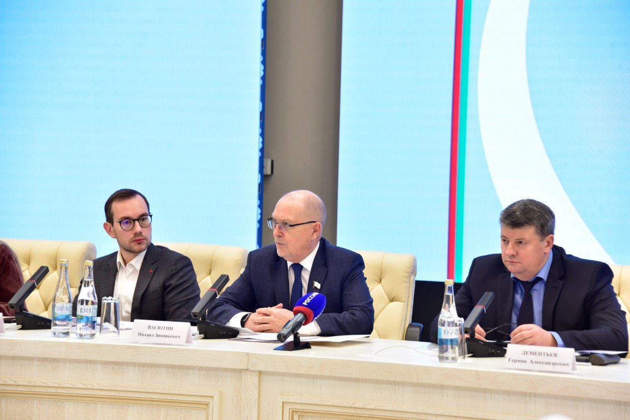 МИХАИЛ ВАСЮТИН: «ГРАЖДАНСКИЙ ФОРУМ — ОСНОВА ДЛЯ РЕШЕНИЙ, ОТВЕЧАЮЩИХ ЗАПРОСАМ ЖИТЕЛЕЙ» МИХАИЛ ВАСЮТИН: «ГРАЖДАНСКИЙ ФОРУМ — ОСНОВА ДЛЯ РЕШЕНИЙ, ОТВЕЧАЮЩИХ ЗАПРОСАМ ЖИТЕЛЕЙ»