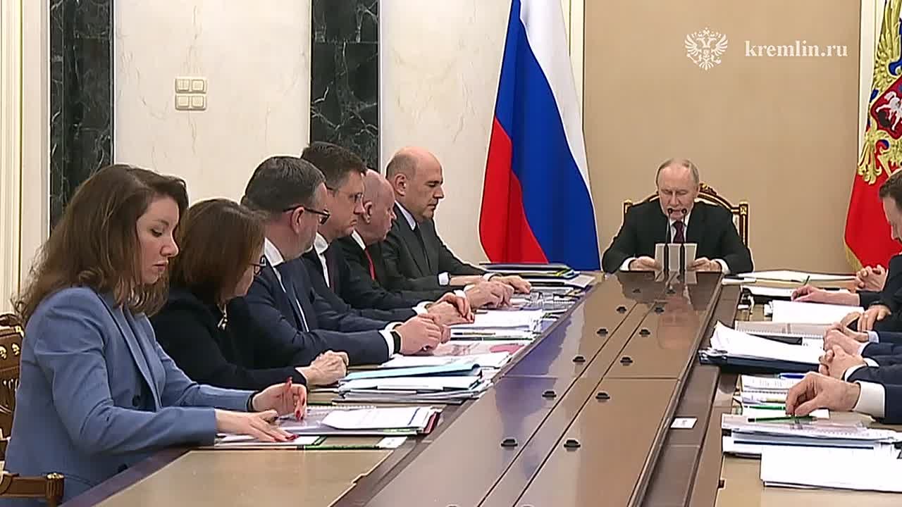 Владимир Путин объявил о введении новой семейной выплаты с 2026 года