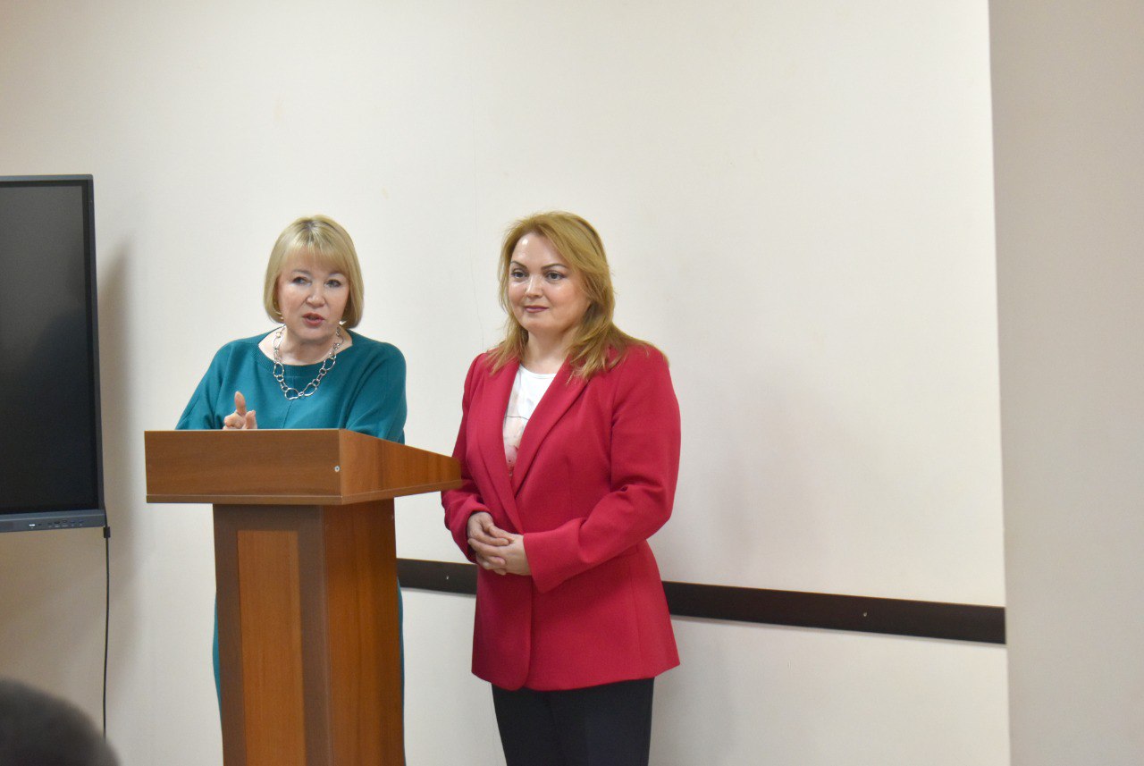 ДЕПУТАТЫ И МИНИСТРЫ ОБСУДИЛИ РЕАЛИЗАЦИЮ ПРОЕКТА «СТАРШЕЕ ПОКОЛЕНИЕ» В МАРИЙ ЭЛ ДЕПУТАТЫ И МИНИСТРЫ ОБСУДИЛИ РЕАЛИЗАЦИЮ ПРОЕКТА «СТАРШЕЕ ПОКОЛЕНИЕ» В МАРИЙ ЭЛ