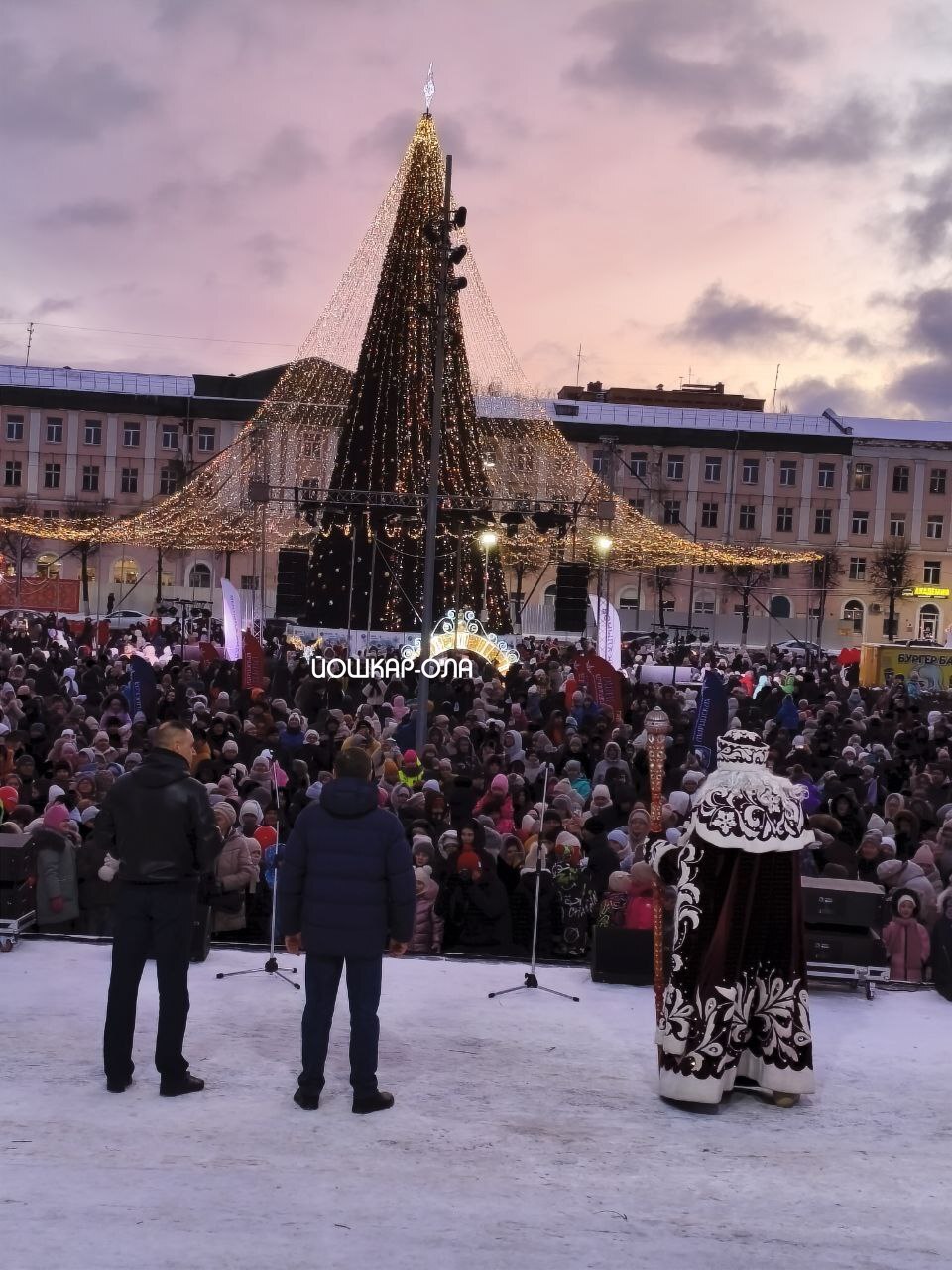 Главная городская ёлочка зажглась!