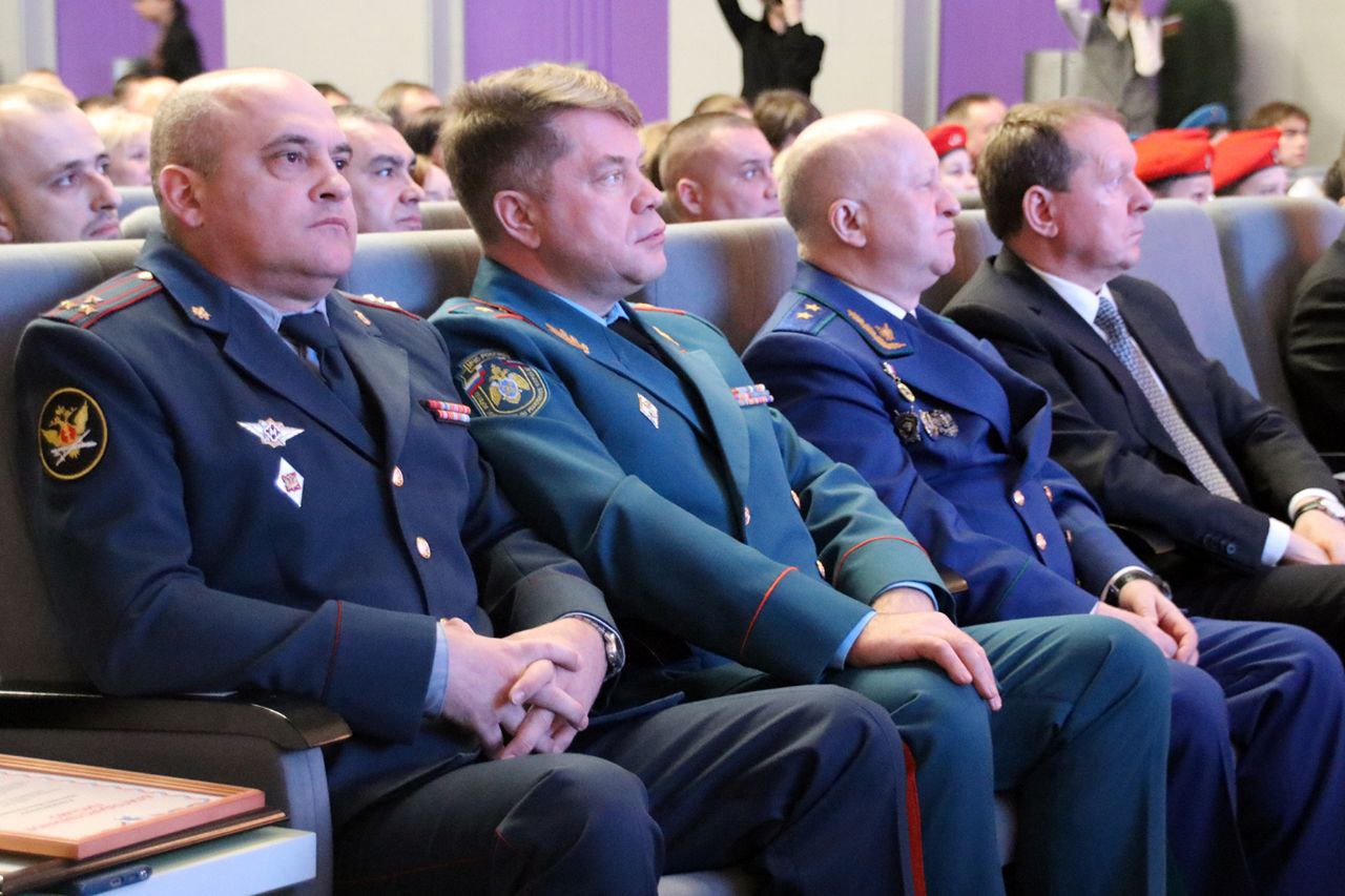 Праздничное мероприятие во Дворце молодёжи Праздничное мероприятие во Дворце молодёжи