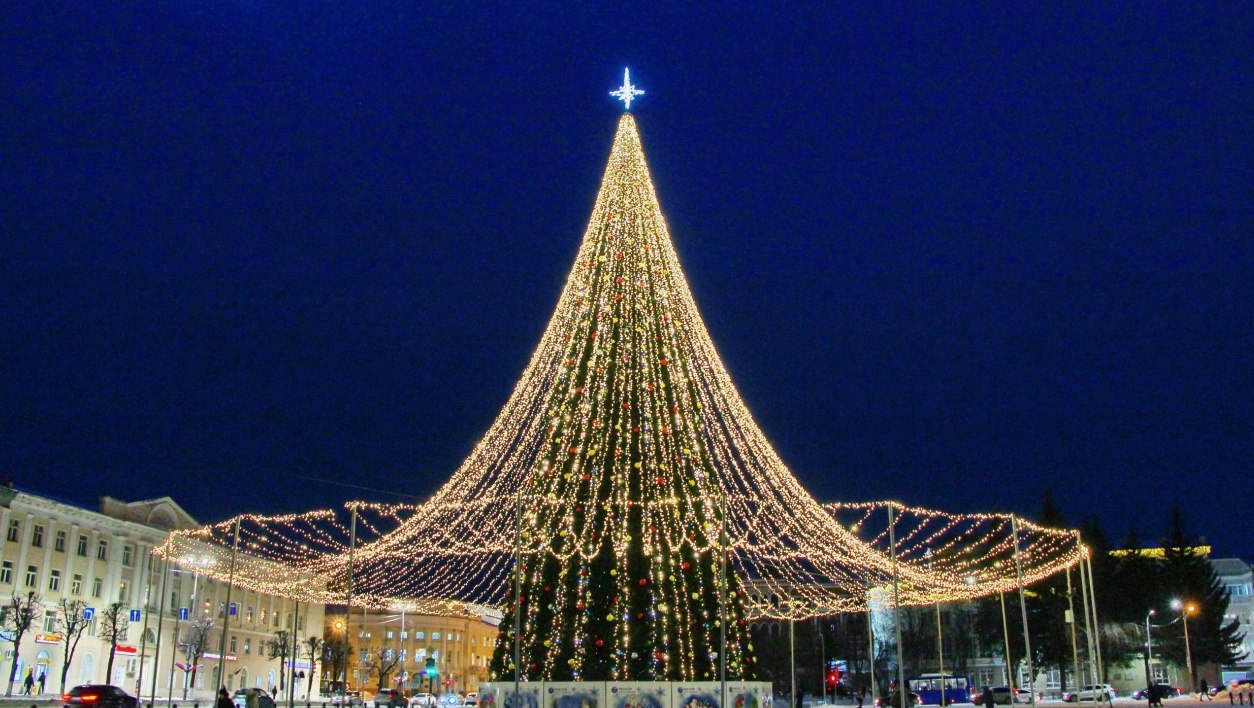 Сегодня в Йошкар-Оле зажгут огни на главной ёлке