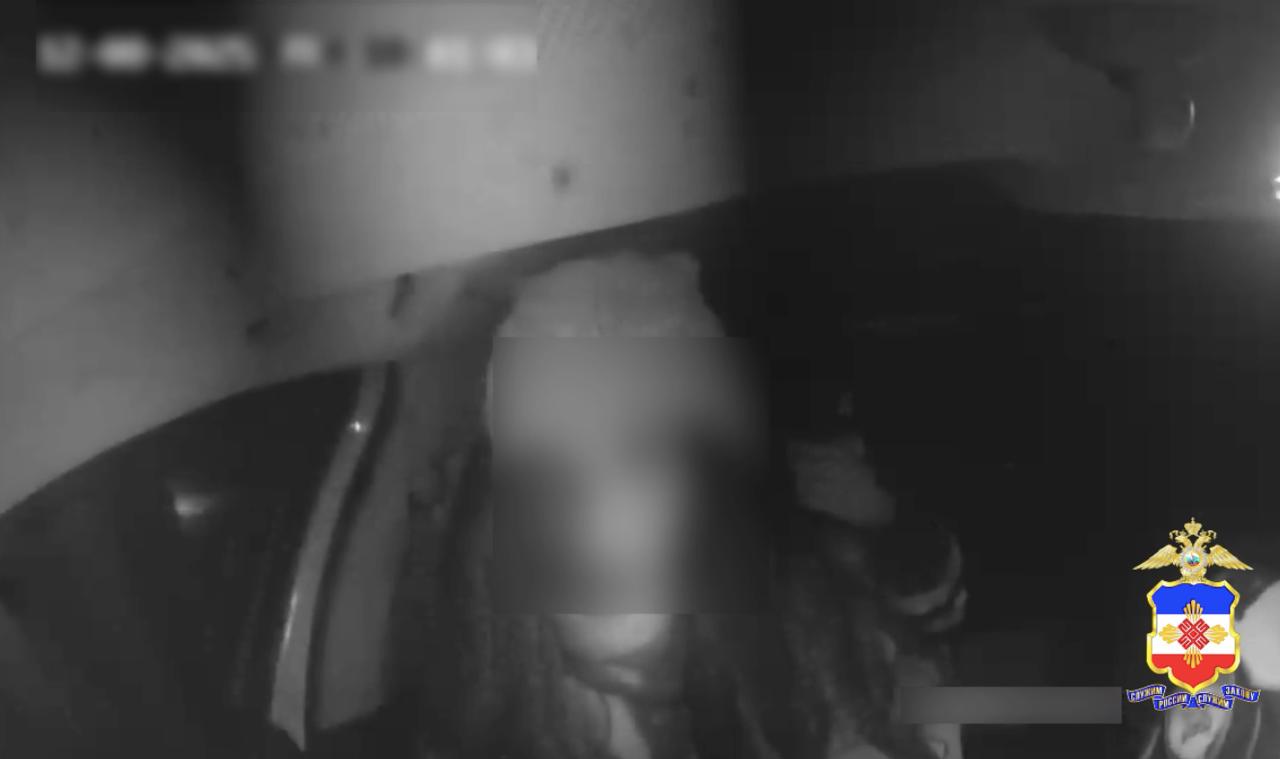 В пригороде Йошкар-Олы сотрудники ДПС задержали подростка, который попытался покинуть дом, находясь под домашним арестом