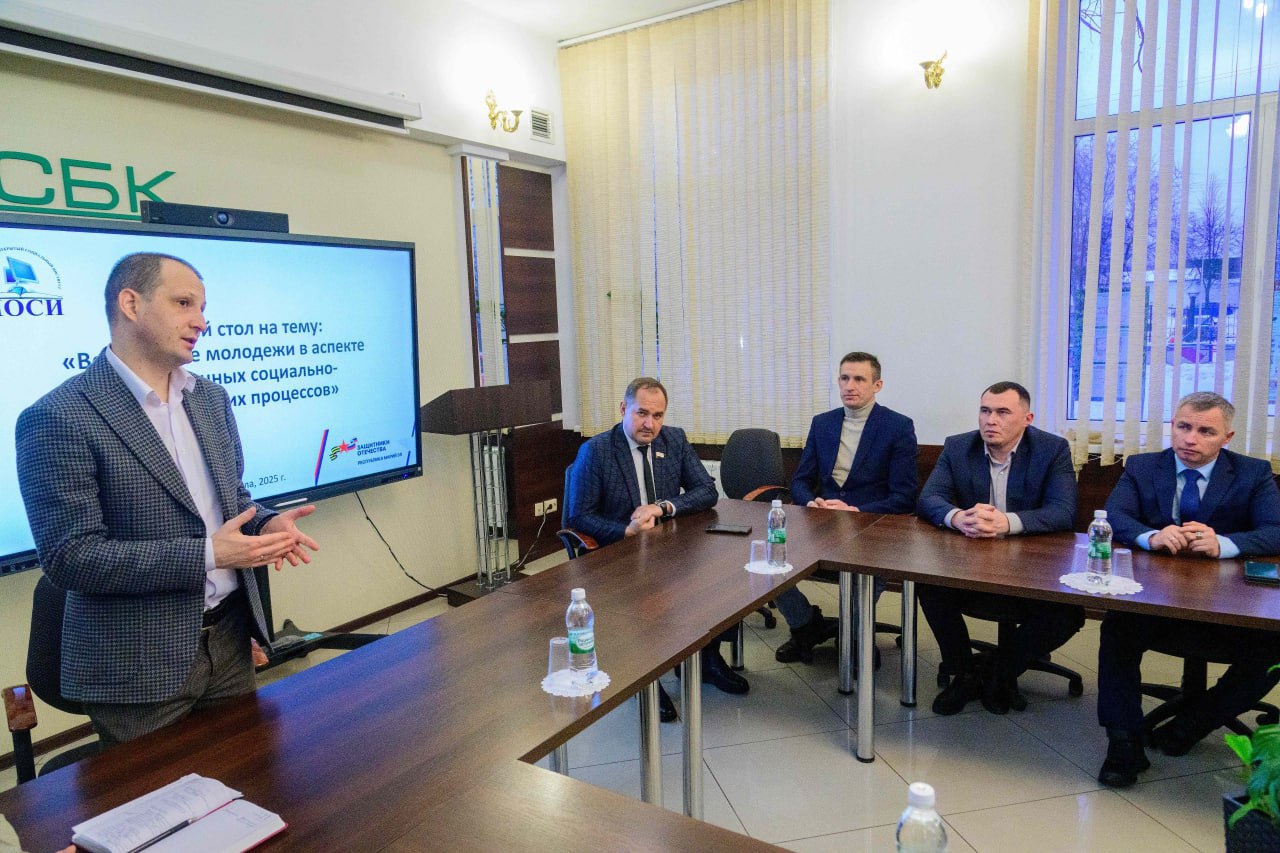 В Марий Эл прошел круглый стол с участниками проекта «Герои Марий Эл. Талешке-влак»