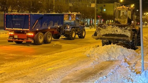 В Йошкар-Оле снег убирают круглосуточно