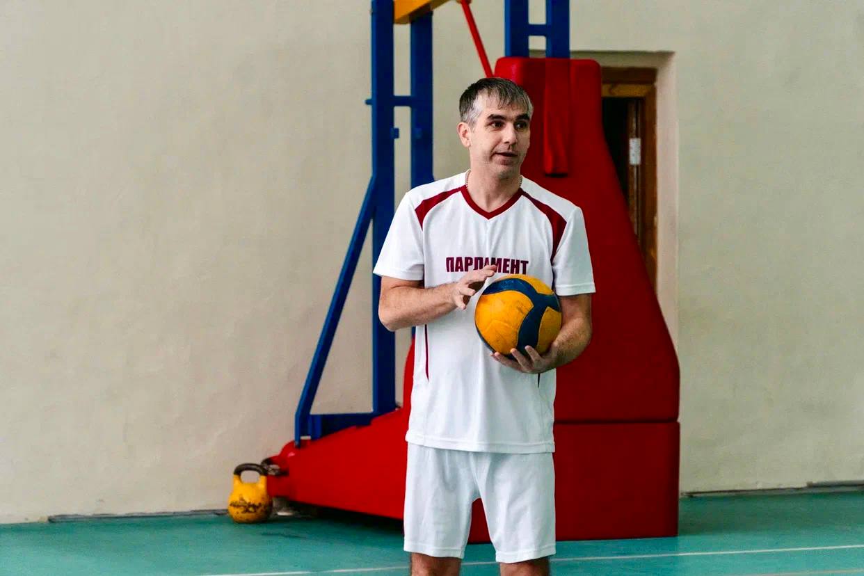 Наша команда — чемпионы!. В ежегодной спартакиаде органов государственной власти, проводившейся в рамках программы «Спорт России», команда Государственного Собрания одержала убедительную победу, поднявшись на высшую ступень... Наша команда — чемпионы!. В ежегодной спартакиаде органов государственной власти, проводившейся в рамках программы «Спорт России», команда Государственного Собрания одержала убедительную победу, поднявшись на высшую ступень...