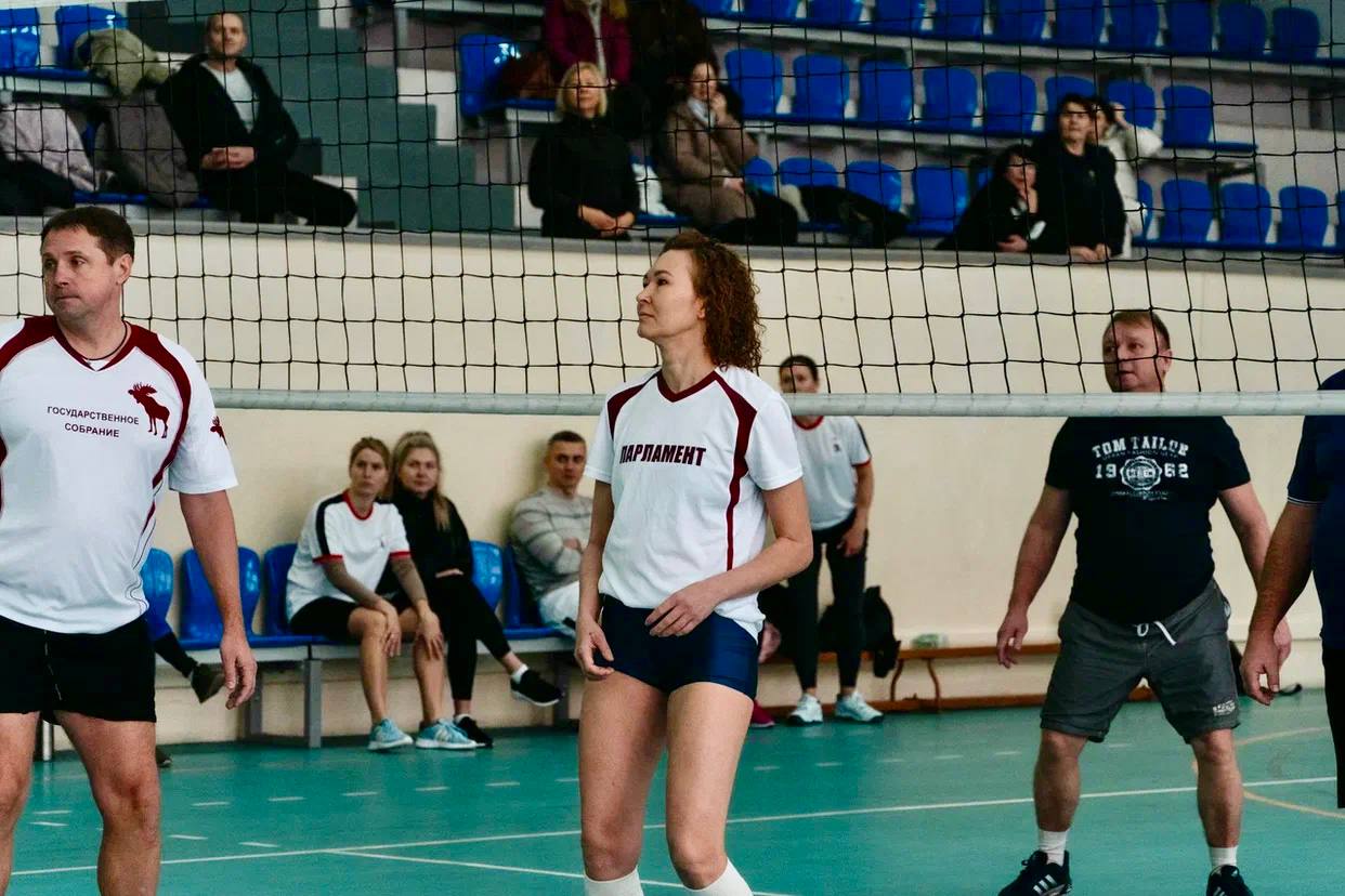 Наша команда — чемпионы!. В ежегодной спартакиаде органов государственной власти, проводившейся в рамках программы «Спорт России», команда Государственного Собрания одержала убедительную победу, поднявшись на высшую ступень... Наша команда — чемпионы!. В ежегодной спартакиаде органов государственной власти, проводившейся в рамках программы «Спорт России», команда Государственного Собрания одержала убедительную победу, поднявшись на высшую ступень...