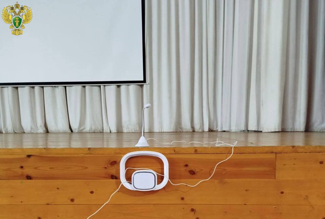 В Параньгинском районе по требованию прокуратуры в школах установлено оборудование для мероприятий с участием слабослышащих детей