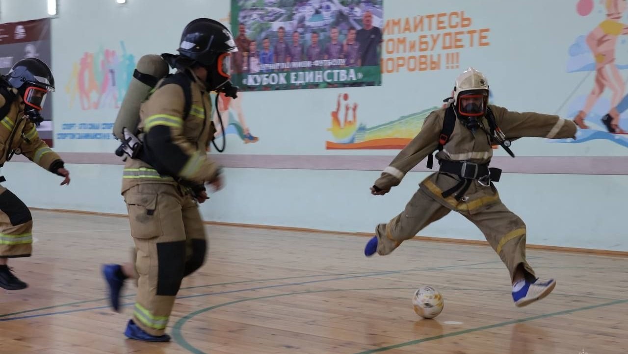 В Новом Торъяле сыграли в «пожарный» футбол