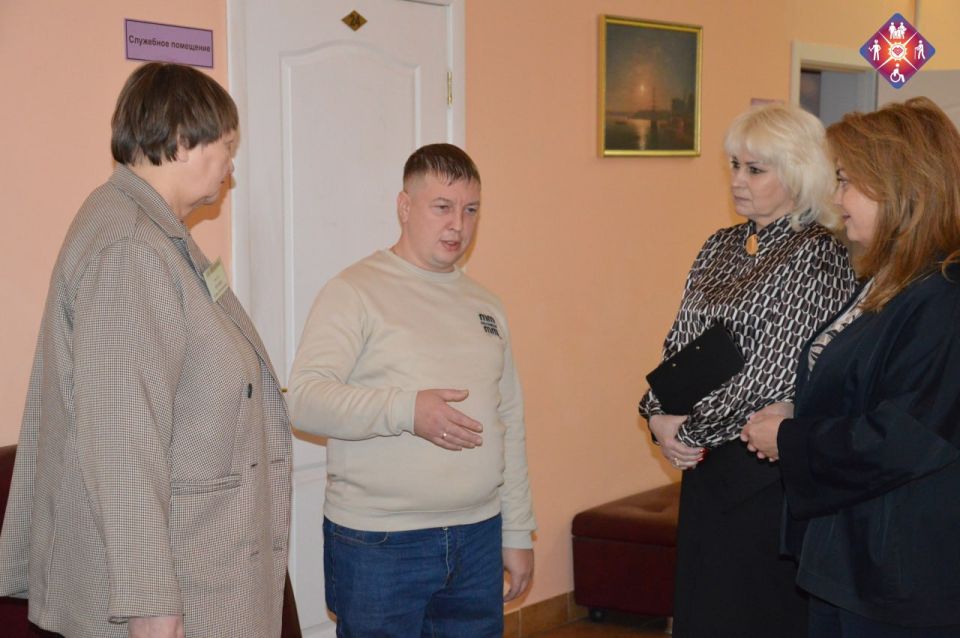В рамках региональной кадровой программы «Герои Марий Эл. Талешке-влак» Николай Акулин совершил ознакомительный визит в Республиканский центр психолого-педагогической и социальной помощи «Доверие»