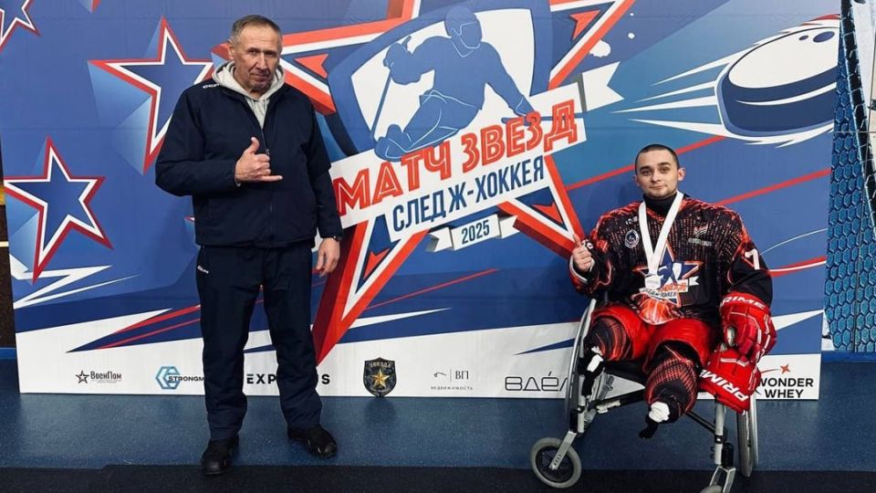 На одном льду с легендой: бойцы из Марий Эл – участники первого Матча Звёзд по следж-хоккею