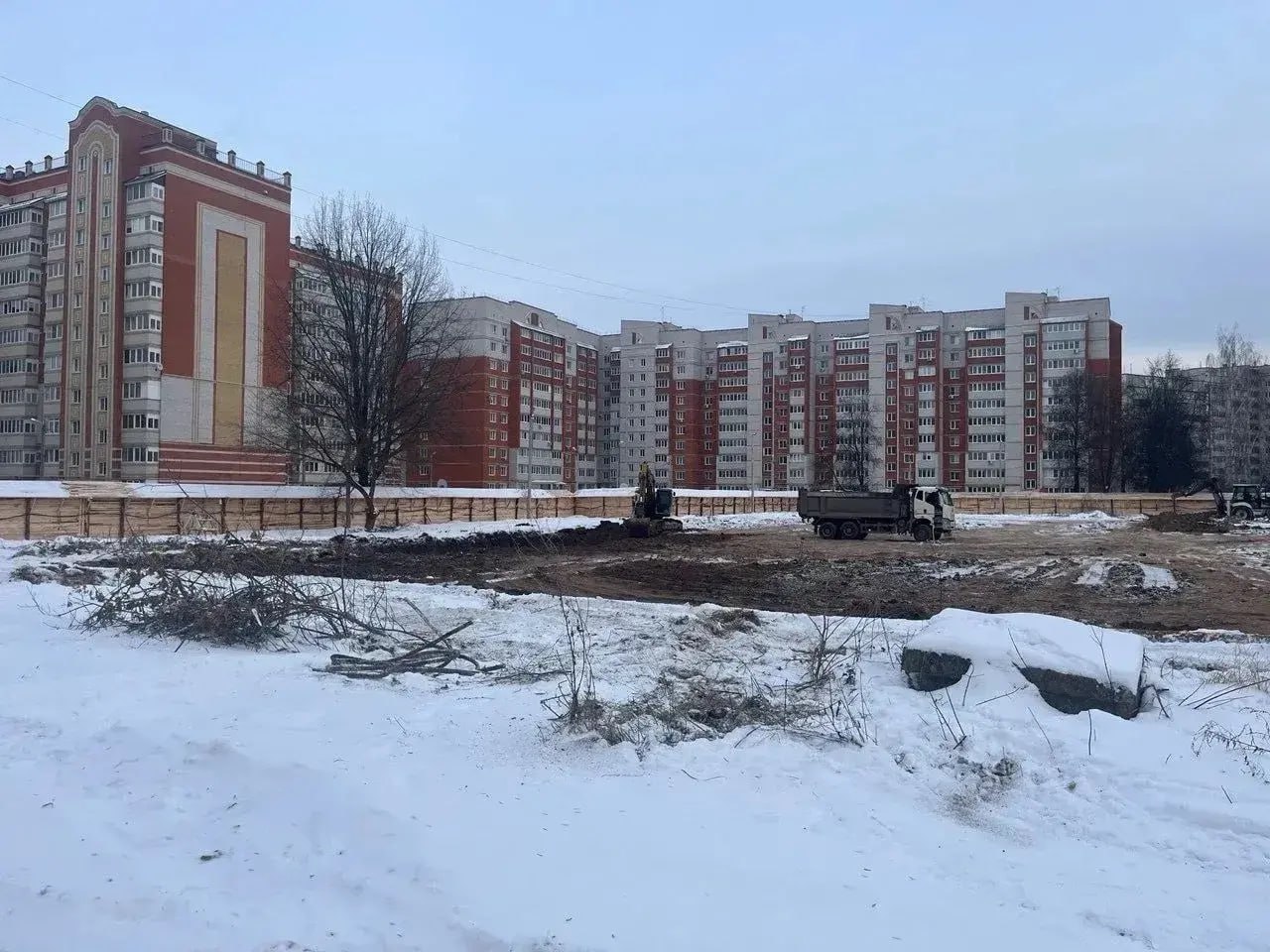 В микрорайоне №6 Йошкар-Олы готовят площадку под строительство новой школы В микрорайоне №6 Йошкар-Олы готовят площадку под строительство новой школы