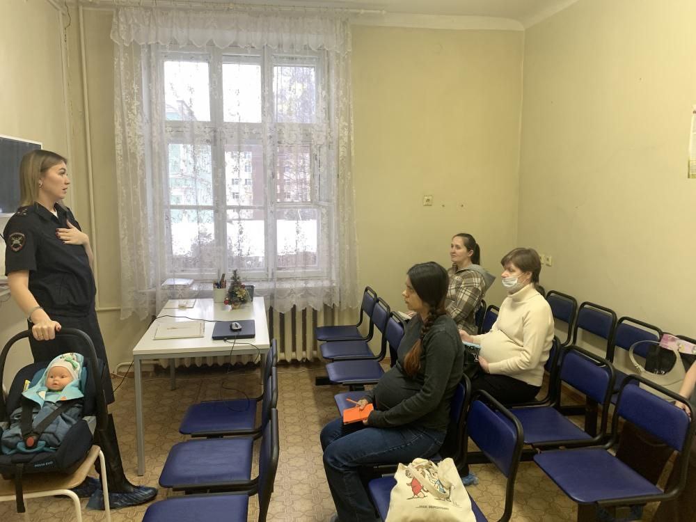 Так, в Волжске очередная встреча будущих мам с полицейскими состоялась на базе ГБУ РМЭ «Волжская центральная городская больница» Так, в Волжске очередная встреча будущих мам с полицейскими состоялась на базе ГБУ РМЭ «Волжская центральная городская больница»