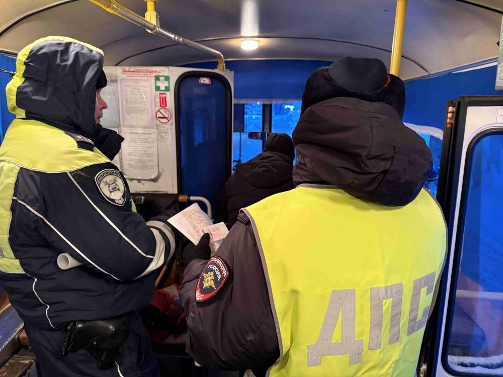 В Сернурском районе сотрудники Госавтоинспекции осуществляют проверки пассажирских автобусов В Сернурском районе сотрудники Госавтоинспекции осуществляют проверки пассажирских автобусов