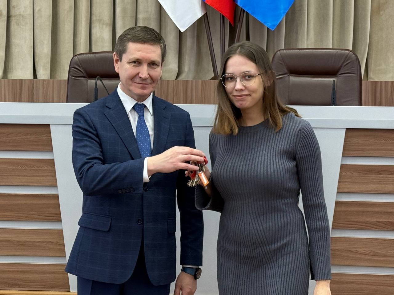 Антон Трудинов: Есть в Йошкар-Оле замечательная традиция в преддверии Нового года: дарить ключи от собственного жилья тем, кто особенно в этом нуждается Антон Трудинов: Есть в Йошкар-Оле замечательная традиция в преддверии Нового года: дарить ключи от собственного жилья тем, кто особенно в этом нуждается