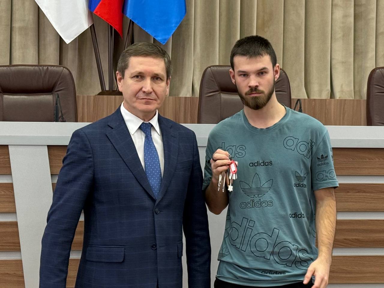 Антон Трудинов: Есть в Йошкар-Оле замечательная традиция в преддверии Нового года: дарить ключи от собственного жилья тем, кто особенно в этом нуждается Антон Трудинов: Есть в Йошкар-Оле замечательная традиция в преддверии Нового года: дарить ключи от собственного жилья тем, кто особенно в этом нуждается