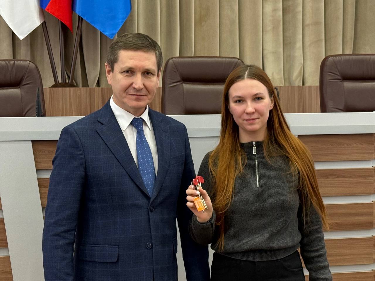 Антон Трудинов: Есть в Йошкар-Оле замечательная традиция в преддверии Нового года: дарить ключи от собственного жилья тем, кто особенно в этом нуждается Антон Трудинов: Есть в Йошкар-Оле замечательная традиция в преддверии Нового года: дарить ключи от собственного жилья тем, кто особенно в этом нуждается