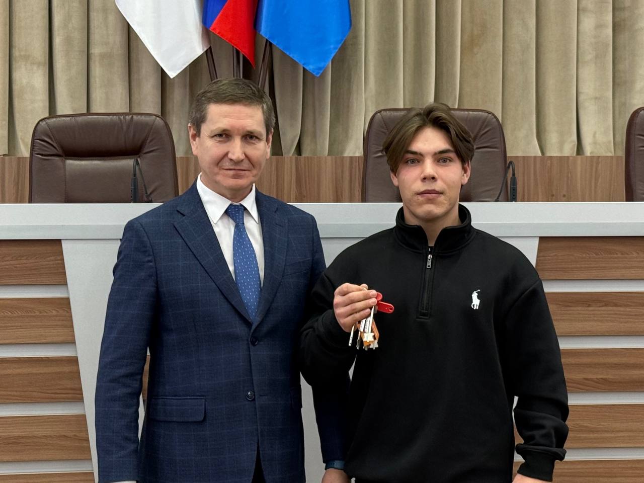 Антон Трудинов: Есть в Йошкар-Оле замечательная традиция в преддверии Нового года: дарить ключи от собственного жилья тем, кто особенно в этом нуждается Антон Трудинов: Есть в Йошкар-Оле замечательная традиция в преддверии Нового года: дарить ключи от собственного жилья тем, кто особенно в этом нуждается