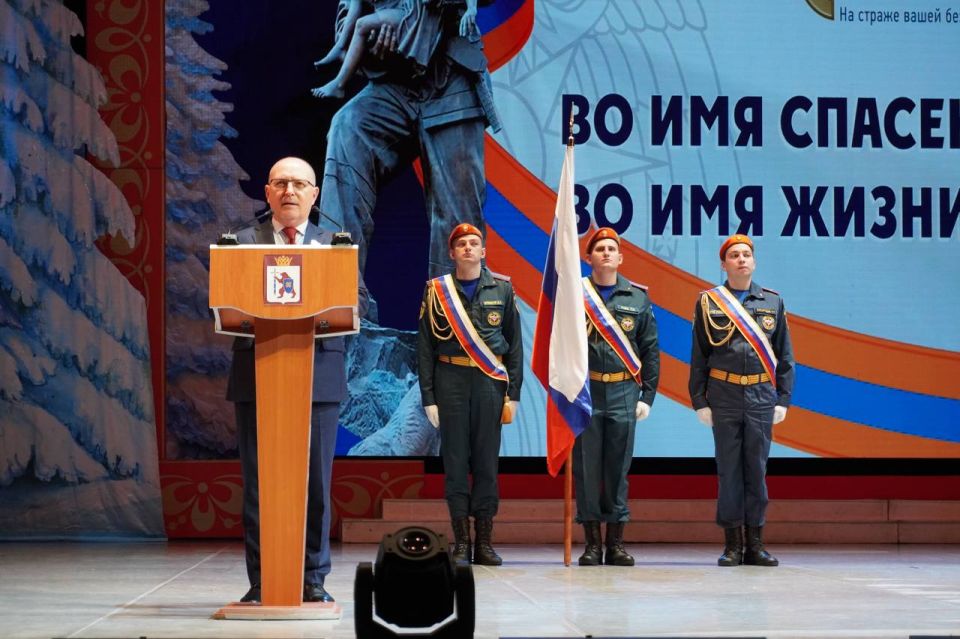 �������, � ����� ��� ���������, ������������ ����������� ���������� ����� �� ������ ������� ������ ������� � ������������� �����������, ����������� 35-����� ������������ ���������� ��������� �� ����� ����������� �������...