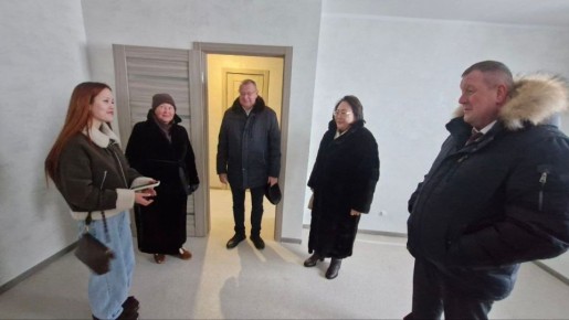 В Медведевском районе переселенцам и детям-сиротам вручили ключи от новых квартир