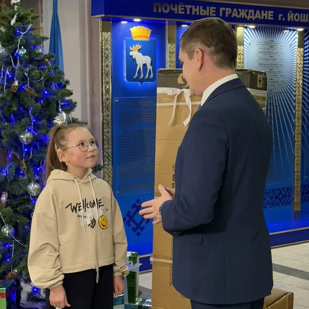 Врио мэра Йошкар-Олы Антон Трудинов принял участие в акции «Елка желаний» Врио мэра Йошкар-Олы Антон Трудинов принял участие в акции «Елка желаний»