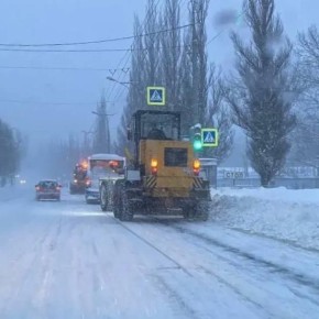 В связи с сильным снегопадом и усилением ветра глава Марий Эл поручил перевести все дорожные и коммунальные службы на круглосуточный режим работы