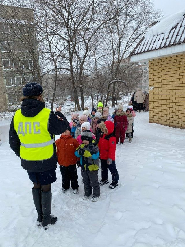 В Сернурском районе сотрудники Госавтоинспекции напоминают автомобилистам о предельной внимательности на дороге В Сернурском районе сотрудники Госавтоинспекции напоминают автомобилистам о предельной внимательности на дороге