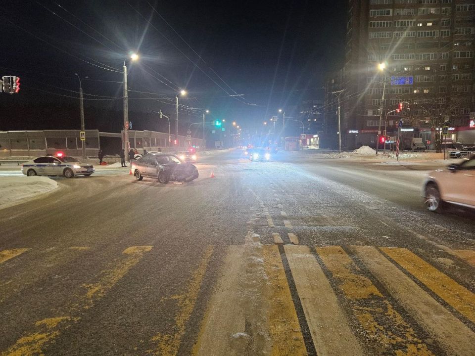 ���� 3 ������ �� 50 �� ���������� ������-���-������������, ������������� ������ 69-������ �������� ���������� Ford, �� ��������������� ������, � ���������� ������ ������������ �������� ��������� ����� �� ������� ����������...