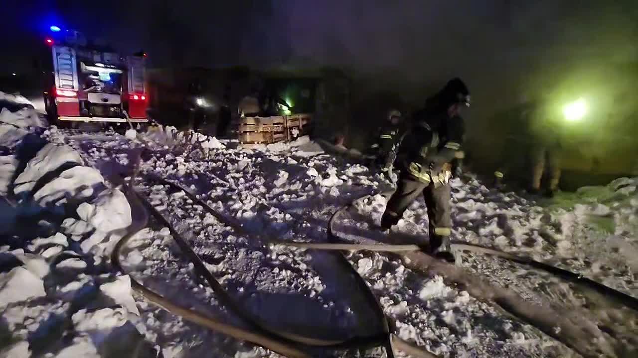 В Йошкар-Оле автоинспекторы вовремя заметили возгорание в гаражах и вызвали пожарных