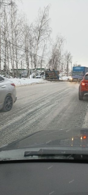 Внимание, пробка на Строителей!