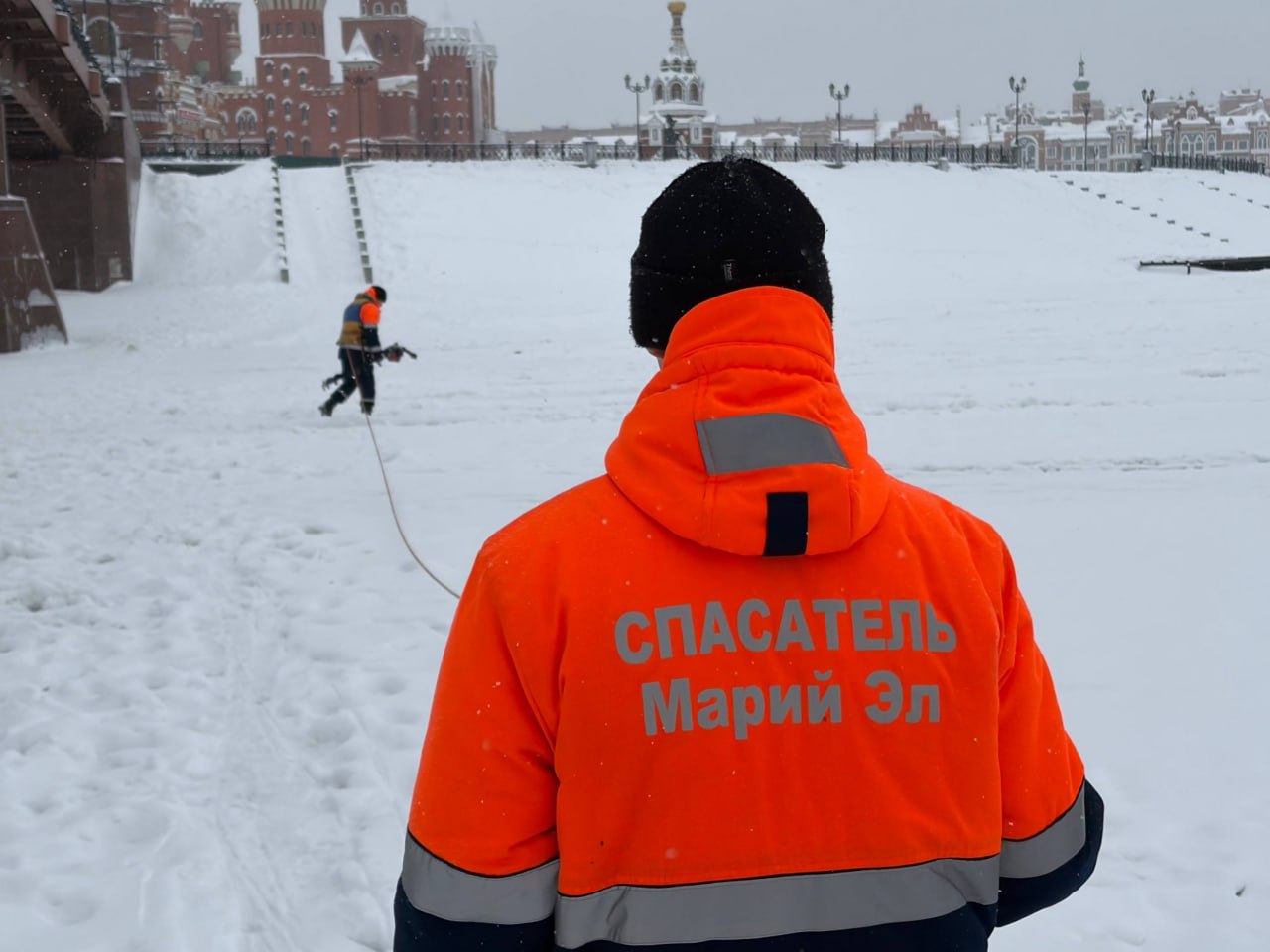 Спасатели Марий Эл не рекомендуют выходить на лед, так как это представляет серьёзную опасность