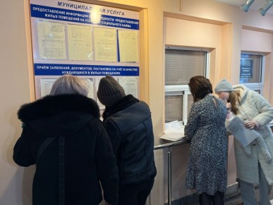 От специализированного жилья к собственной квартире: в Йошкар-Оле дети-сироты оформляют договоры социального найма