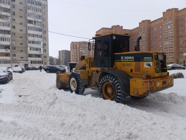 В прошедшую снежную ночь коммунальные службы Йошкар-Олы работали в усиленном режиме, обеспечивая расчистку улично-дорожной сети и вывоз снега