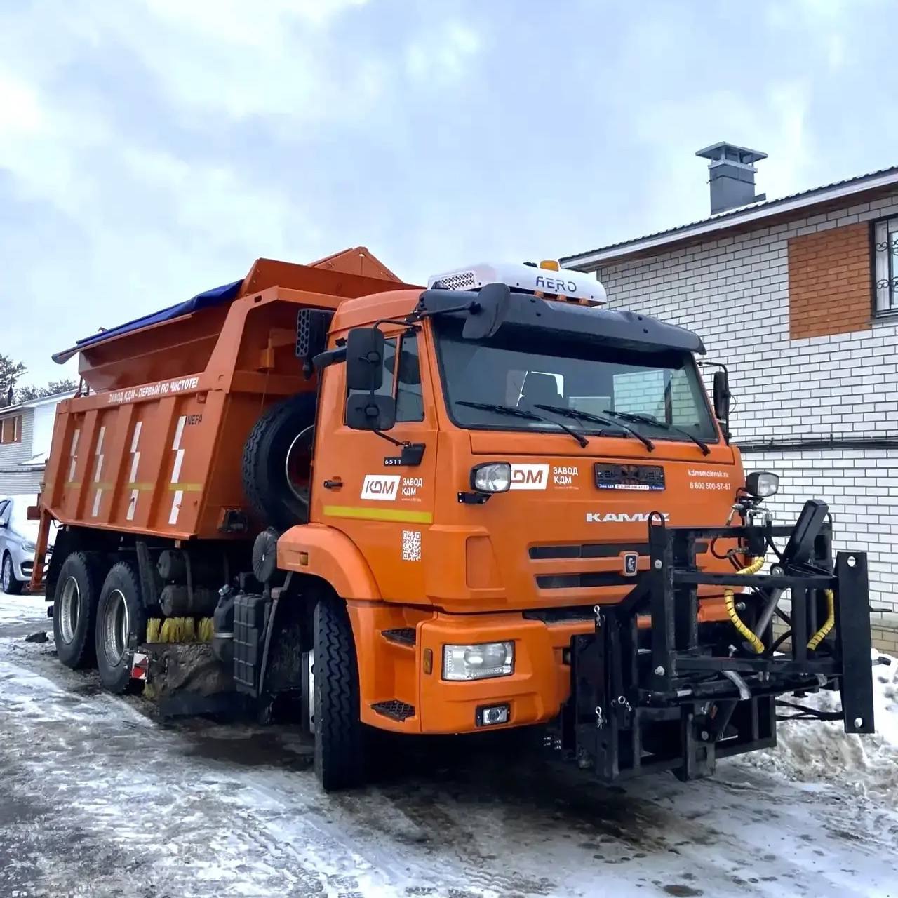 Автопарк АО «Город» пополнили две новые машины спецтехники