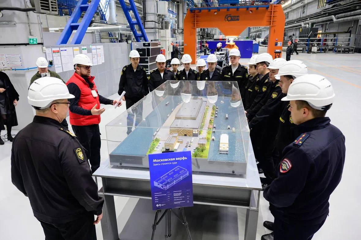 Сотрудники ЛО МВД России на водном транспорте присоединились к акции «Студенческий десант» Сотрудники ЛО МВД России на водном транспорте присоединились к акции «Студенческий десант»