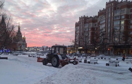 Уборка и вывоз снега с улиц Йошкар-Олы продолжается