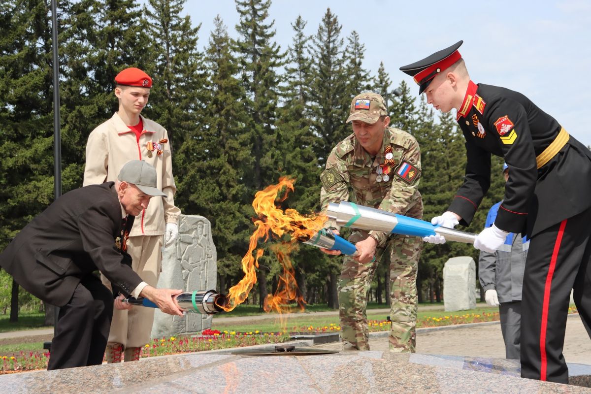 Более 1,1 миллиона домовладений догазифицированы, сообщает секретарь Генерального совета партии «Единая Россия» Владимир Якушев Более 1,1 миллиона домовладений догазифицированы, сообщает секретарь Генерального совета партии «Единая Россия» Владимир Якушев