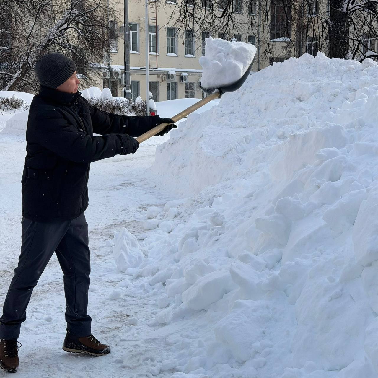 Снежник в Йошкар-Оле. В столице продолжается активная уборка снега Снежник в Йошкар-Оле. В столице продолжается активная уборка снега