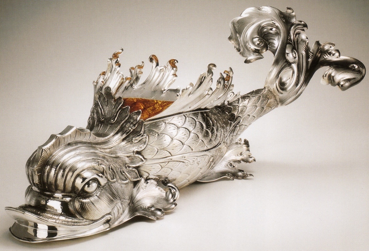 Серебряные икорницы: элегантность и символика русского стола