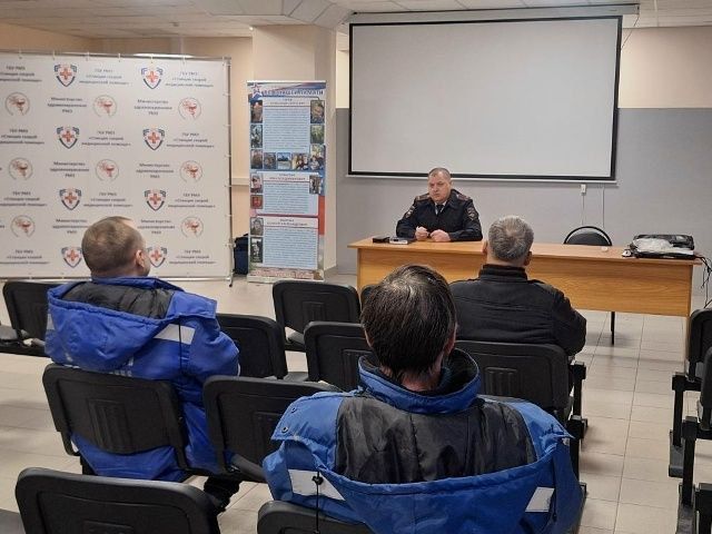 Весь февраль автоинспекторы посещают трудовые коллективы с самыми актуальными вопросами обеспечения безопасности на дорогах Марий Эл