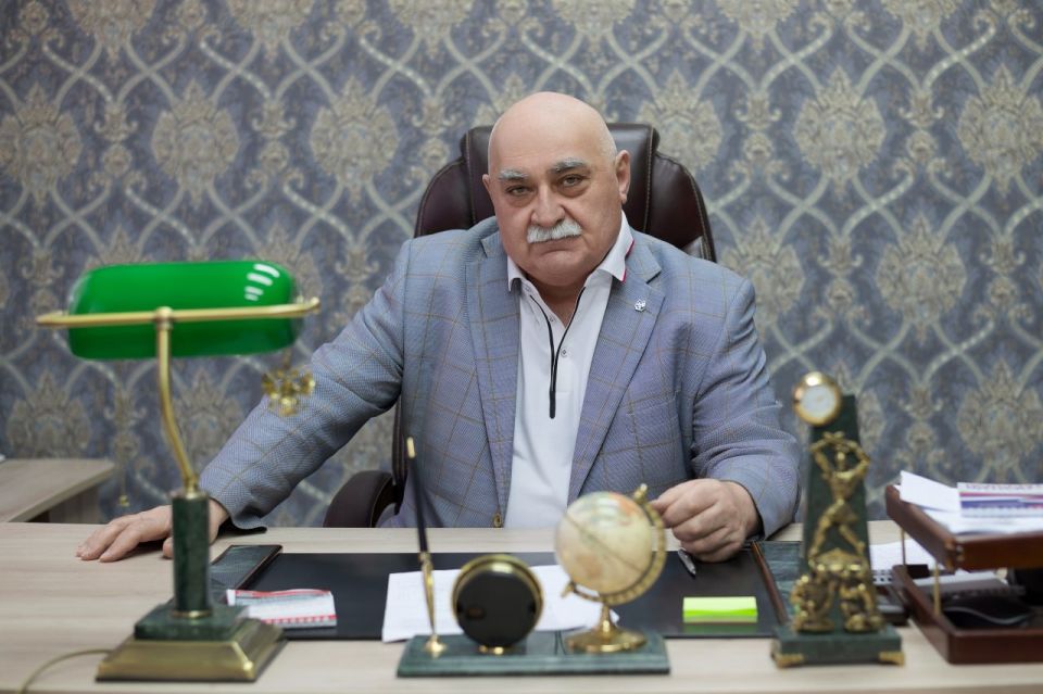 С особым теплом и уважением поздравляем с Днём рождения Заслуженного работника культуры, Почетного гражданина города Йошкар-Олы, талантливого руководителя — Хаджимурата Юриевича Гуцунаева