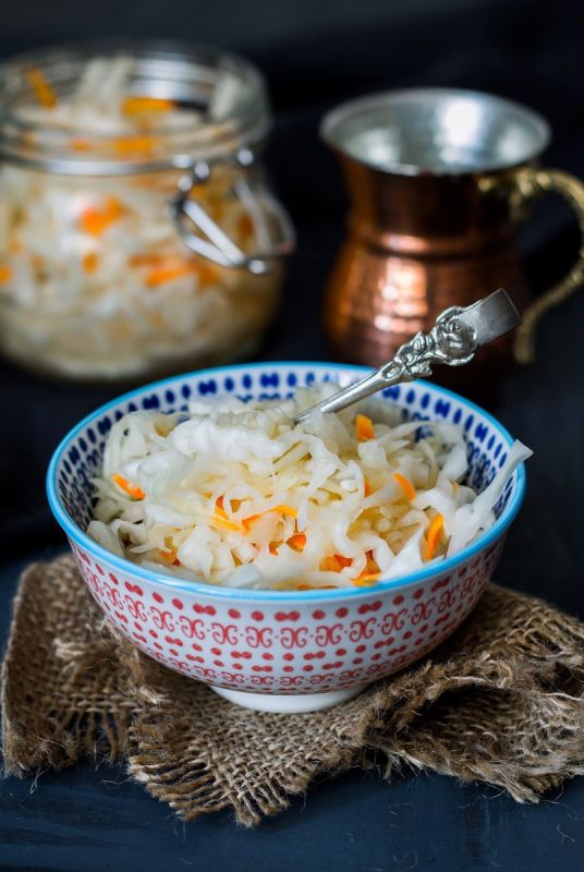 Секреты здоровья: как квашеная капуста и айран могут изменить вашу жизнь