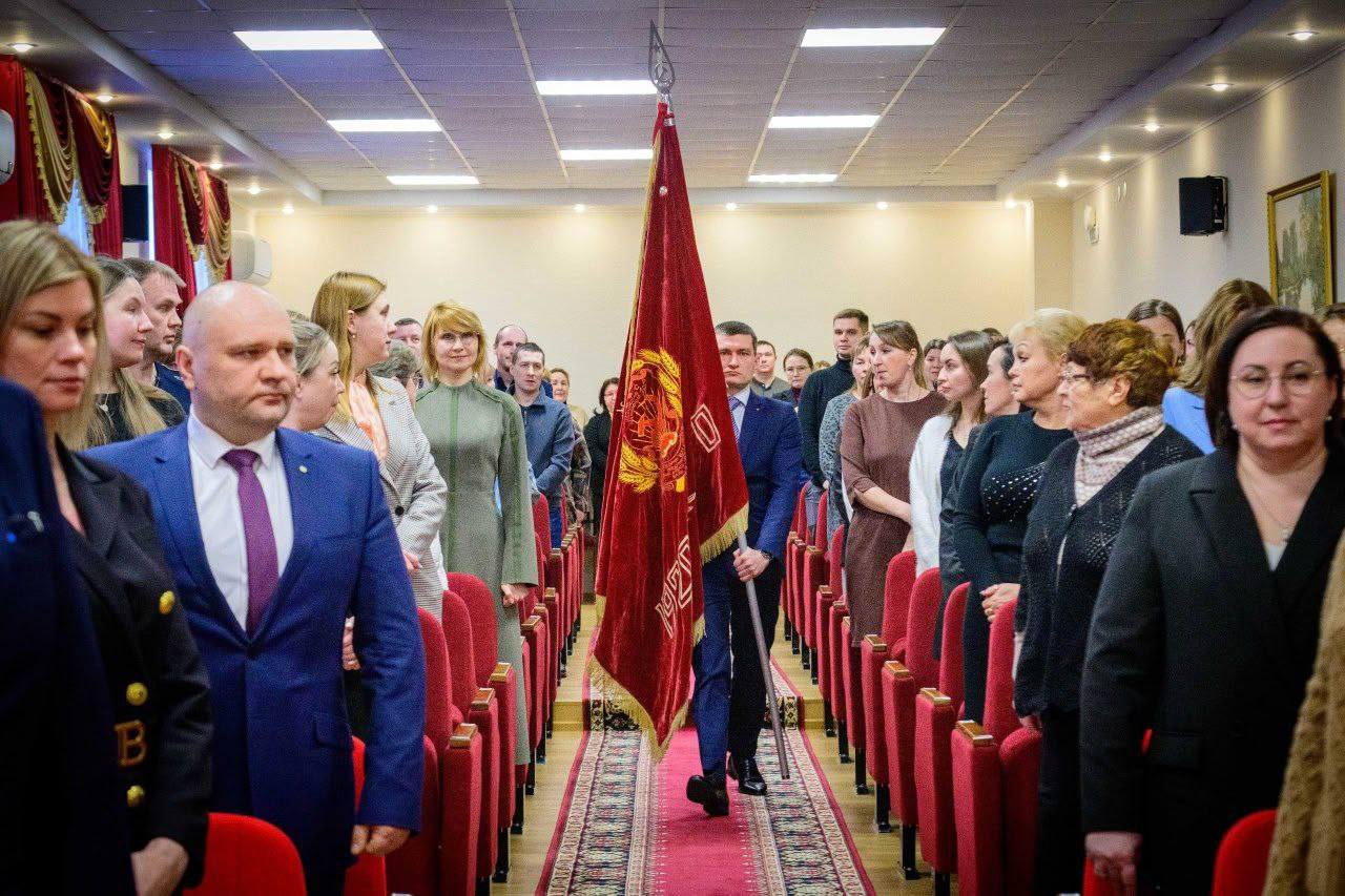 Историческое событие сегодня состоялось в стенах марийского Завода полупроводниковых приборов, входящего в Группу компаний «Элемент» Историческое событие сегодня состоялось в стенах марийского Завода полупроводниковых приборов, входящего в Группу компаний «Элемент»