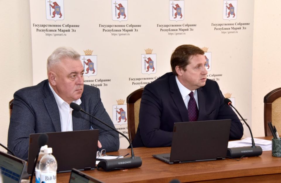 Сегодня в парламенте республики стартовала комитетская неделя, в рамках которой депутаты рассмотрят проекты документов, предлагаемые в повестку дня четырнадцатой сессии