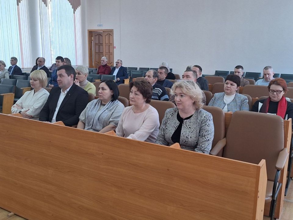 В Волжске прошла 16-я сессия Собрания депутатов Волжска, на которой одним из вопросов повестки стояло прекращение полномочий депутата Алексея Сташкевича, связанное с его назначением депутатом Государственного собрания Марий...