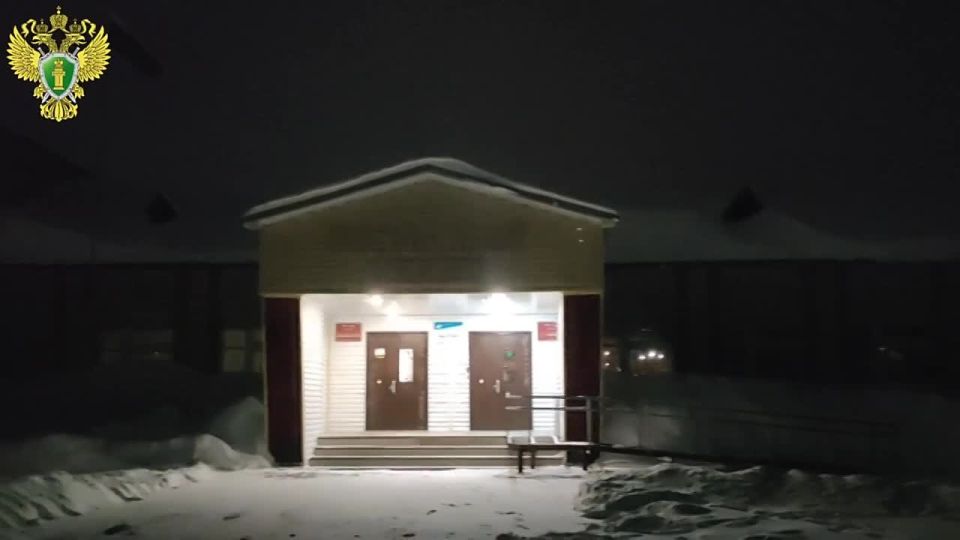 Прокуратура Советского района проводит проверку по факту частичной деформации кровли в средней общеобразовательной школе № 3 п.Советский