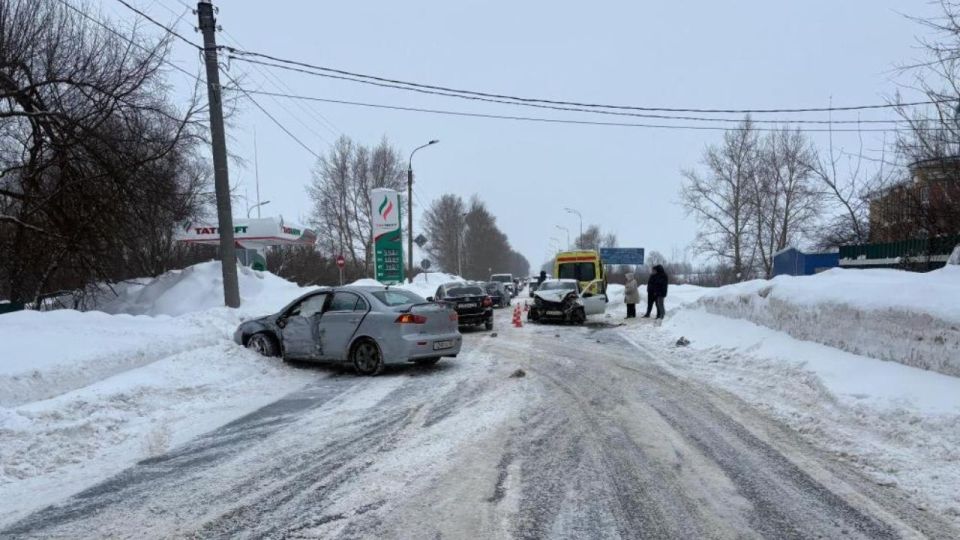 � ������-��� 20-������ �������� Mitsubishi �������� � ����� ������