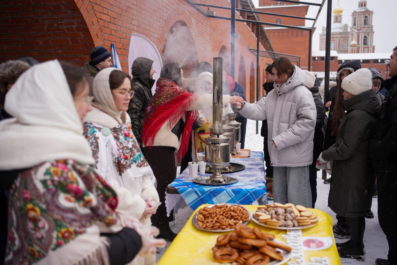 Богатыри, народные танцы и чай из самовара: в Йошкар-Оле пройдут «Сретенские забавы» Богатыри, народные танцы и чай из самовара: в Йошкар-Оле пройдут «Сретенские забавы»